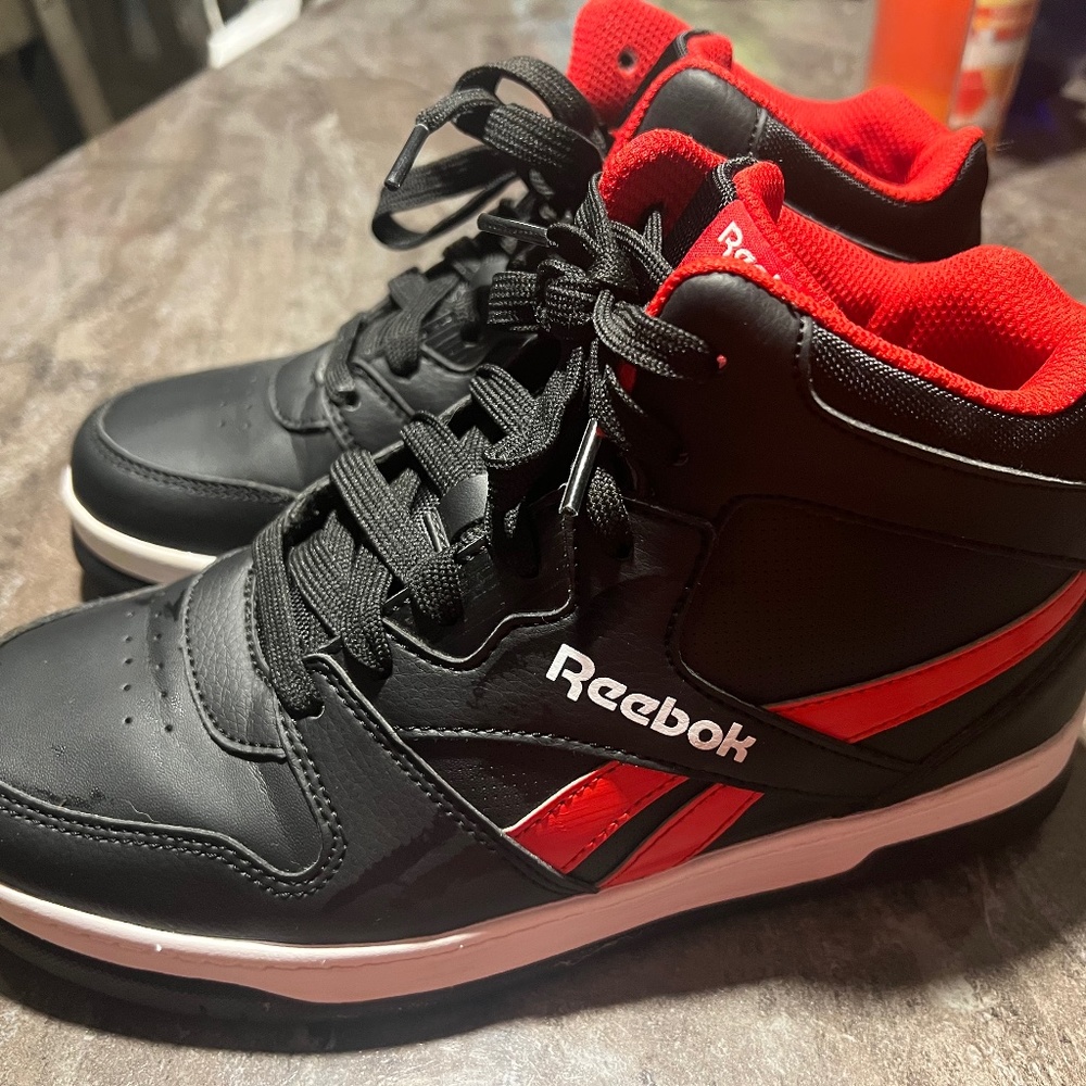 Boys Reeboks Heelys